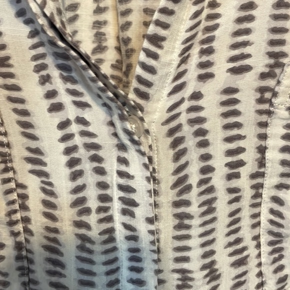Anthropologie Cloth & Stone Pebble Print Shirt gray & white XS - Picture 3 of 9